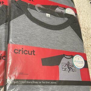NEW! Cricut Youth Tee Shirt - Size Small